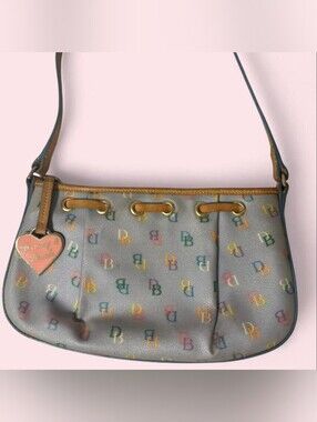 🌈💕Vintage Y2K baby blue Dooney & Bourke colorful monogram shoulder bag💕🌈